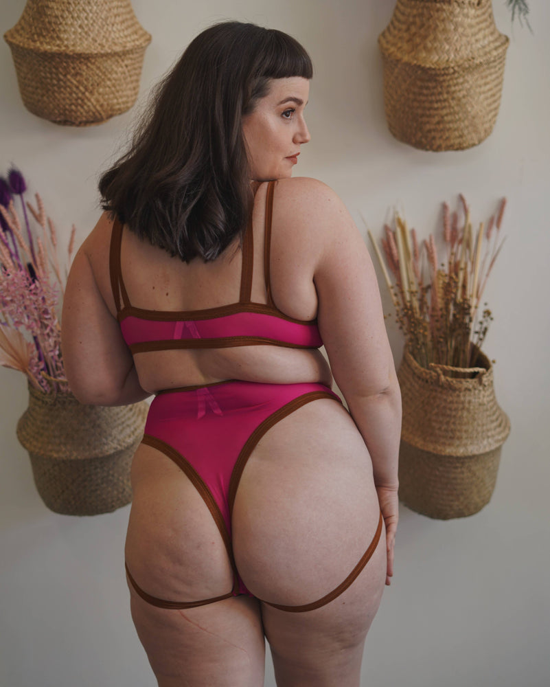 
                  
                    Mesh Livi Thong: 6XL / Succulent
                  
                