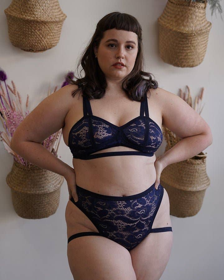 
                  
                    Livi Thong: Midnight Shadow
                  
                