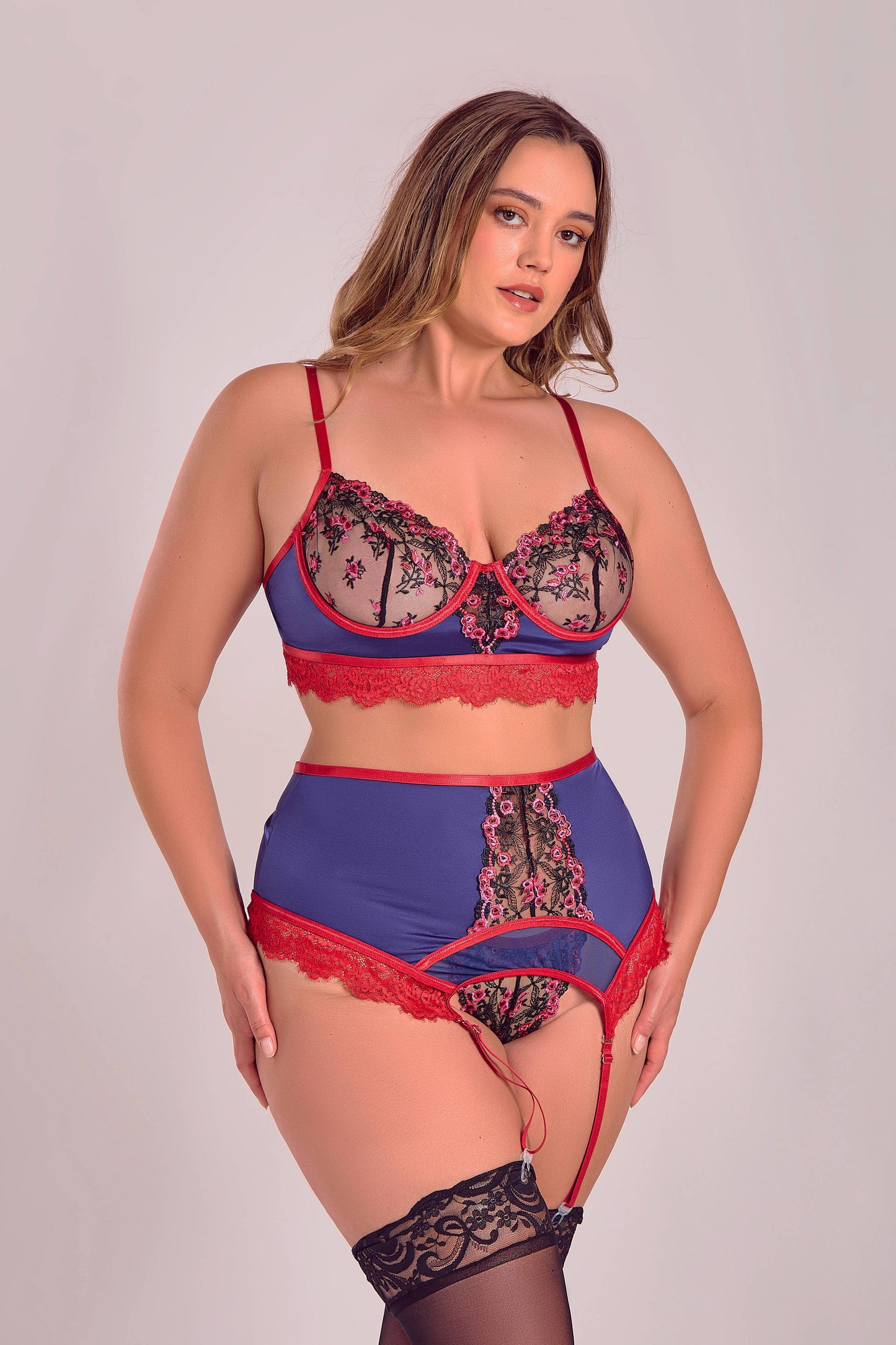 
                  
                    Maurie Plus Size Ebroidered Red Rabydoll Set: NAVY-RED
                  
                