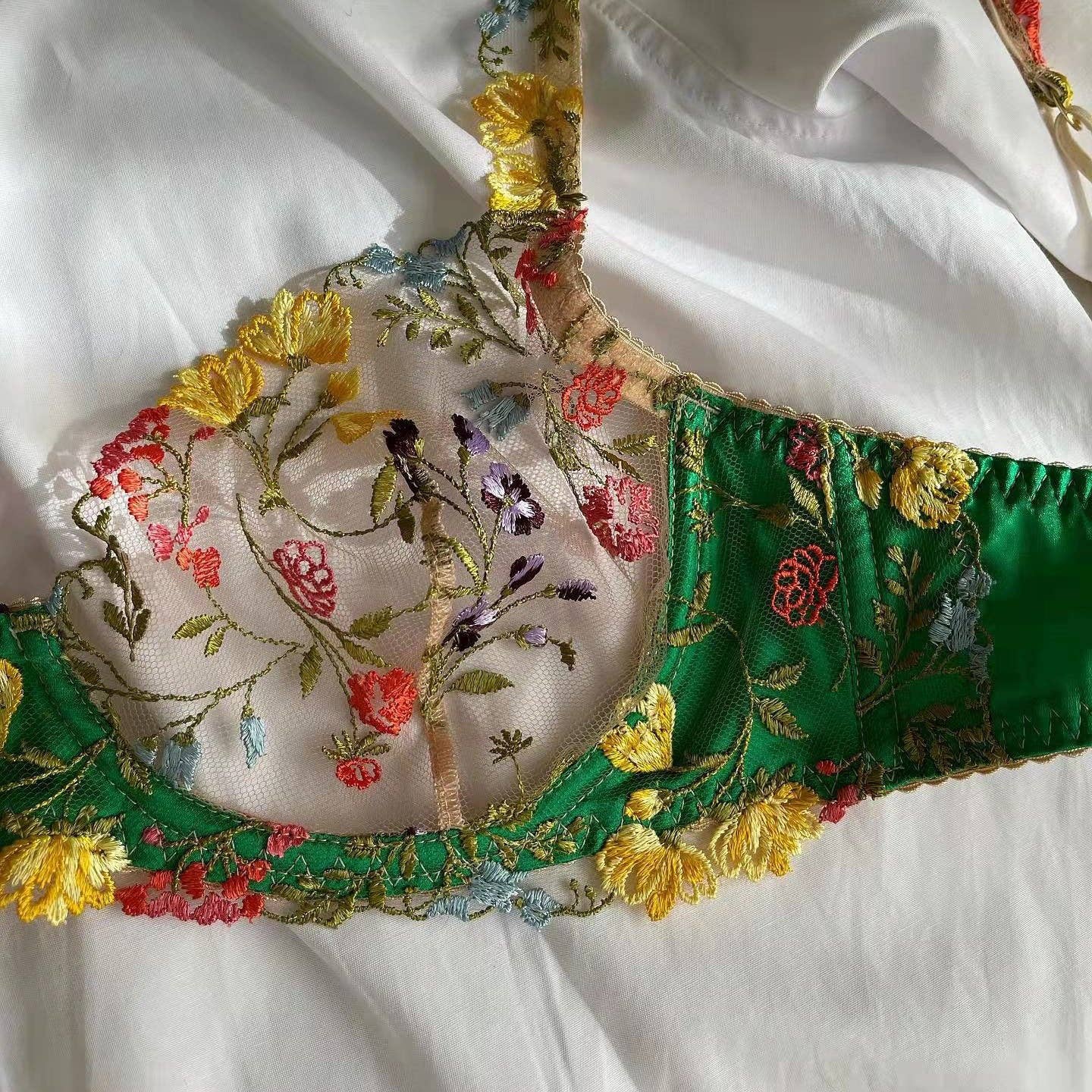 
                  
                    Floral Print Sexy Underwear Set: Green
                  
                