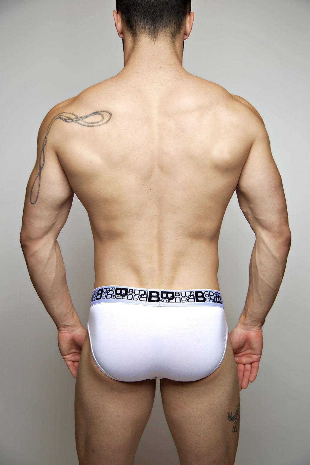
                  
                    B Logo Classic Brief: XX-Large / White
                  
                